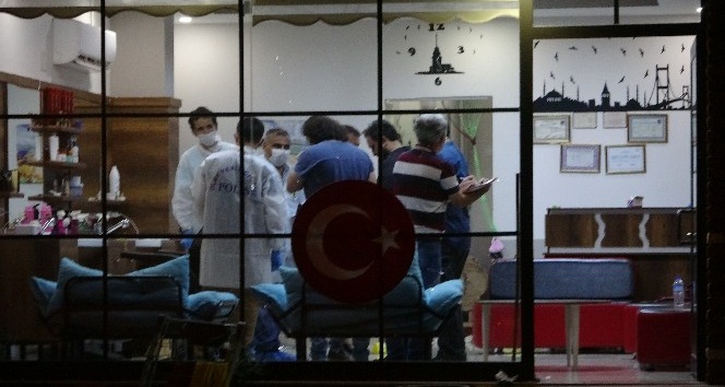 Berber iş yerinde uğradığı silahlı saldırıda hayatını kaybetti