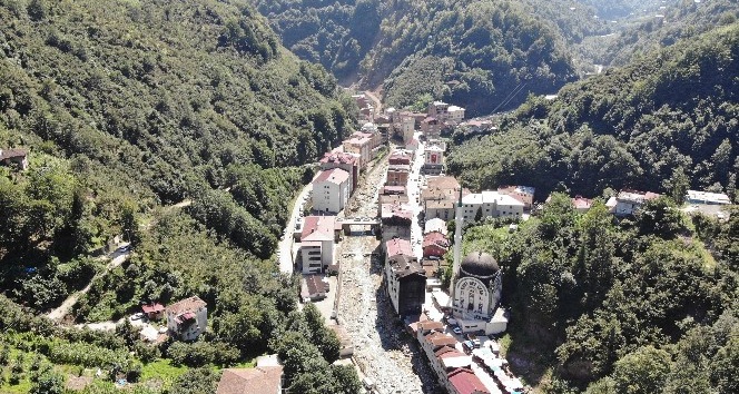 Trabzon’un Köprübaşı ilçesi şiddetli bir yağışta tıpkı Giresun’un Dereli ilçesi gibi sel riski taşıyor