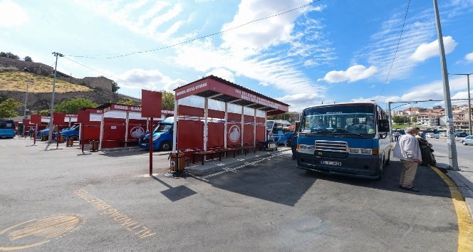 Bentderesi dolmuş durakları pırıl pırıl oldu