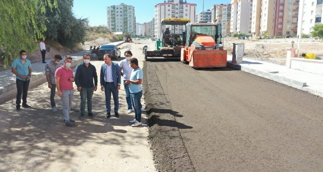 Vatan caddesinde sıcak asfalt öncesi son hazırlıkları yapılıyor