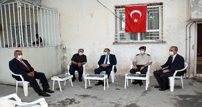 Şehit Piyade Teğmen Yunus Gül’ün ailesine şehadet belgesi verildi