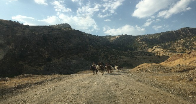 Göçerler yaylalardan dönmeye başladı