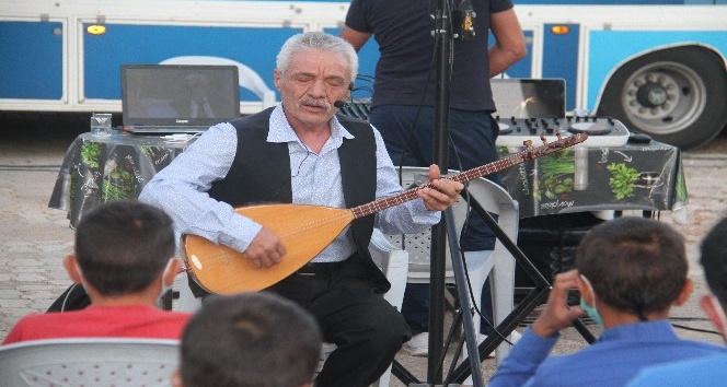 Ünlü sanatçı Ali Osman Erbaşı, artık bestelerini Sonsuz Şükran köyünde yapıyor