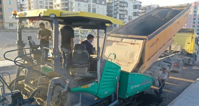 Vatan caddesinde sıcak asfalt serimi başladı