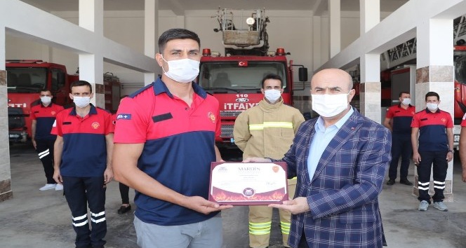 Mardin’de eğitimlerini başarıyla tamamlayan itfaiye personeline sertifikaları verildi