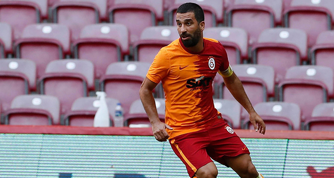 Arda Turan 3 bin 403 gün sonra Galatasaray formasıyla