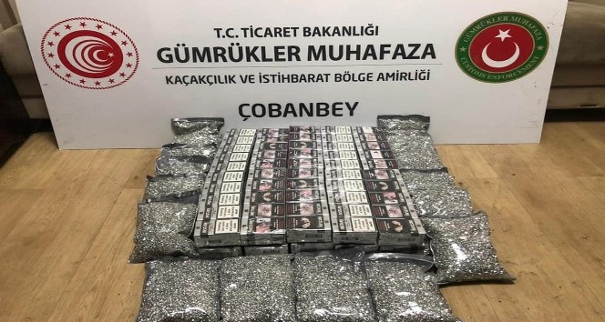 Kaçak sigara ile cam boncuk ele geçirildi