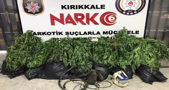 Hint keneviri hasadı yaparken yakalan 2 şüpheli tutuklandı