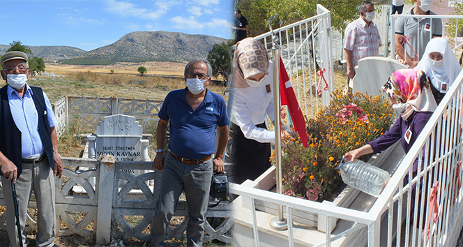 26 yıl önce şehit edilen öğretmenler kabri başında anıldı