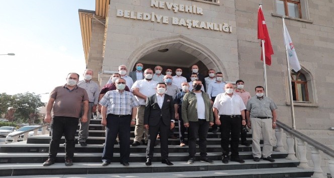 Başkan Arı, mahalle muhtarları ile bir araya geldi