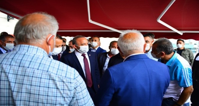 Vali Hüseyin Öner, Annesini son yolculuğuna uğurladı
