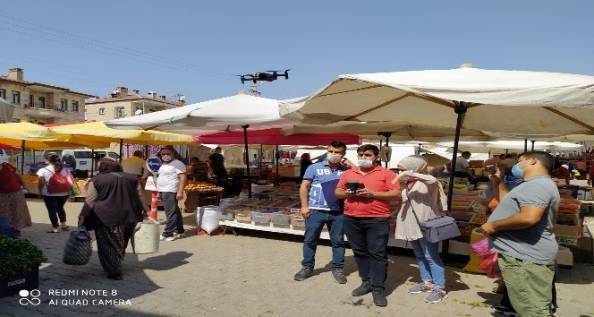 Ürgüp’te pazar alışverişi yapanların ateşi drone ile ölçüldü