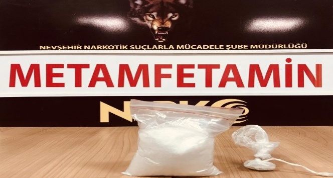 Zehir tacirleri, narkotik köpeğinden kaçamadı