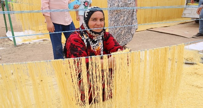 Mardin’de kadınların şehriye mesaisi başladı