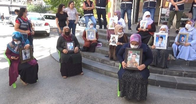 HDP önündeki ailelerin evlat nöbeti 376’ncı gününde