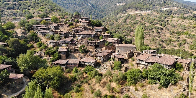 Sadece 5 kişinin yaşadığı 'kendinden sosyal mesafeli' köy