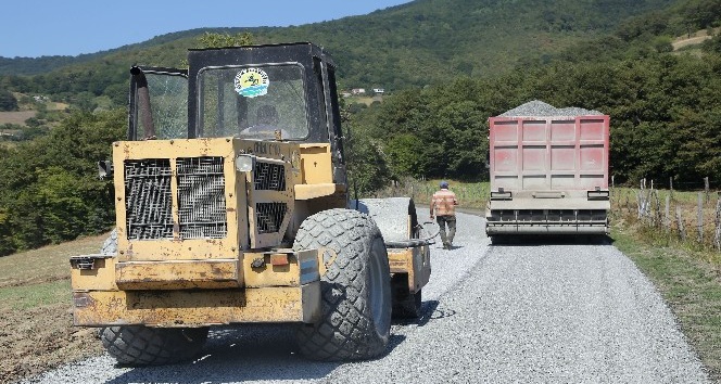 Atakum Belediyesi’nden kırsal mahallelere 113 bin metrekare yol