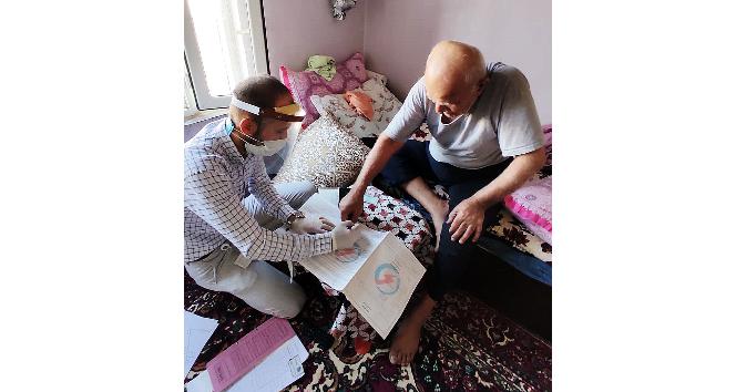 Dicle Elektrik’ten 79 yaşındaki vatandaşa evinde hizmet