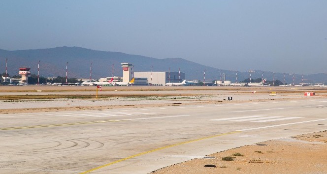 Milas-Bodrum Havalimanı’nın yenilenen pisti hizmete alındı