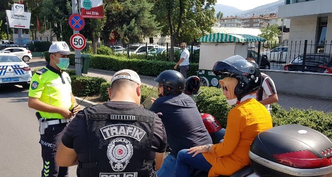 Bursa’da kasksız motosikletlilere operasyon