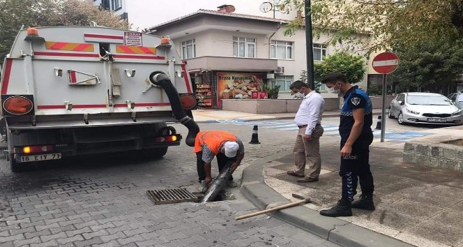 Çan Belediyesi rögar ve kanalizasyon hatlarını temizliyor