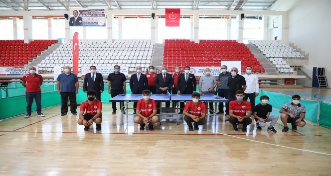 ‘Bir Gelecek’ projesi kapsamında Erzincanlı sporculara destek