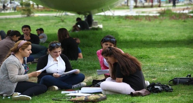 EBYÜ’de ön lisans, lisans eğitim-öğretim ve sınav yönetmeliğinin 10’ncu maddesinde değişikliğe gidildi