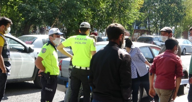 Ardahan’da maske takmayanlara ceza kesildi
