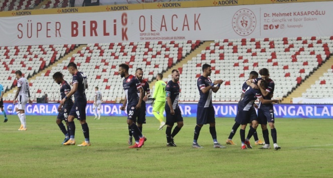 Beşiktaş maçı öncesi Antalyaspor&#039;da pozitif koronavirüs vakaları!
