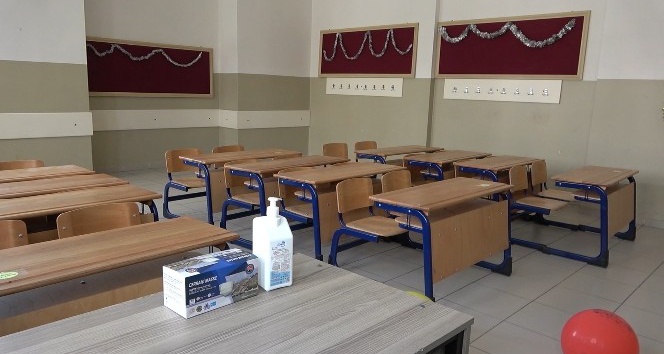 Korona virüs gölgesinde öğrenciler Pazartesi günü ders başı yapacak