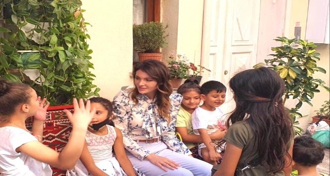 Yardımsever Model Margo Cooper’den “Şefkatli Yolculuklar” projesi