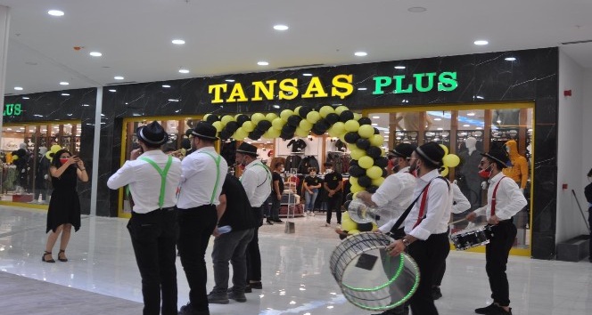 Mardinlileri giydiren Tansaş Plus, yeni şubesi ile vatandaşların hizmetinde