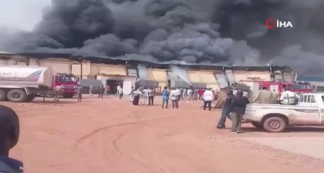 Sudan&#039;da ilaç deposunda yangın