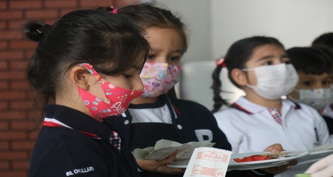 Kırşehir’de eğitim-öğretim yılı ilk günü heyecanını veliler çocukları ile yaşadı