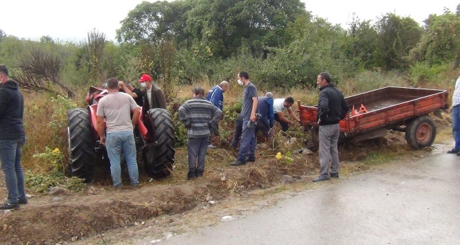 Bursa&#039;da traktör devrildi: 1 ölü, 2 yaralı