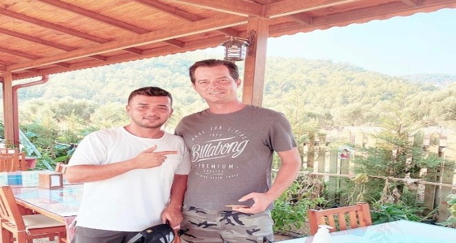 Alp Kırşan tatilini Çökertme’de geçiriyor