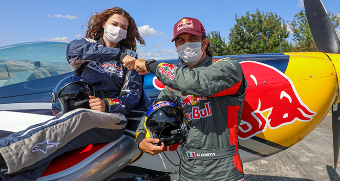 Dario Costa, İstanbul'da havada akrobasi heyecanı yaşattı