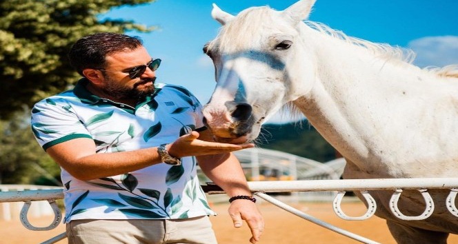 İşadamlığını bırakıp müzisyen olmayı seçti
