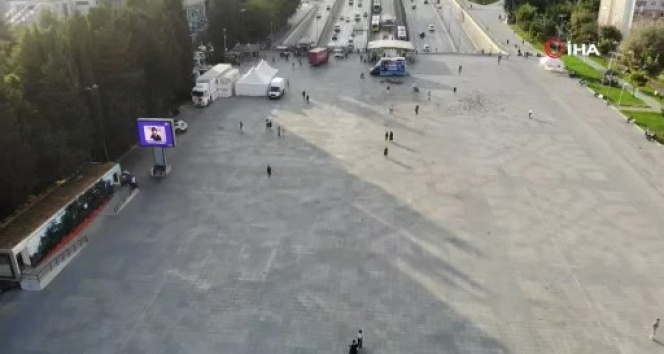 Deprem sonrası bazı meydan ve parklar drone ile görüntülendi