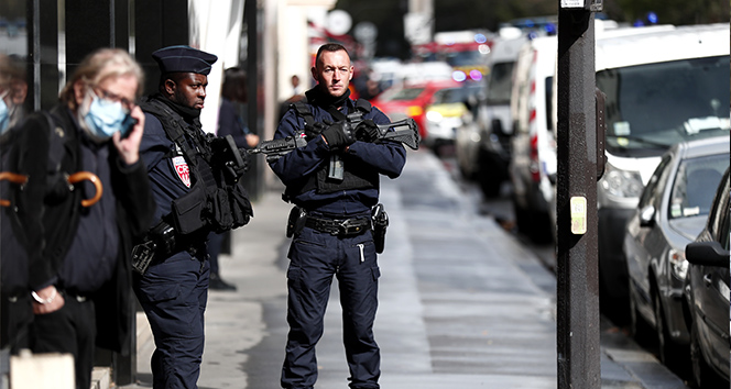 Paris’teki bıçaklı saldırıda gözaltı sayısı 7’ye yükseldi