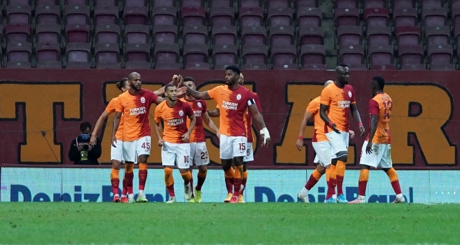 Galatasaray&#039;dan maaş açıklaması