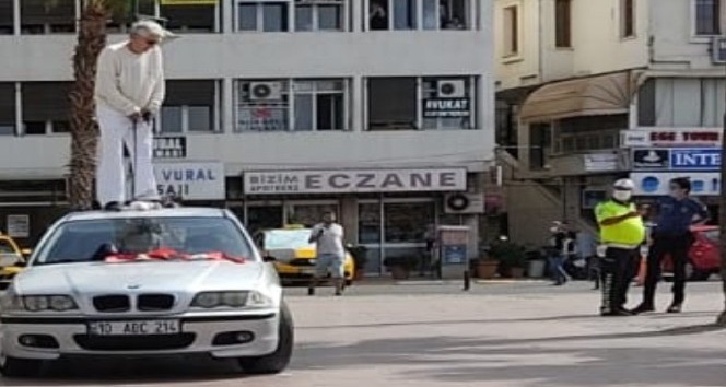 Ayvalık’ta Harp Okulu kılıcı ile intihar girişimi