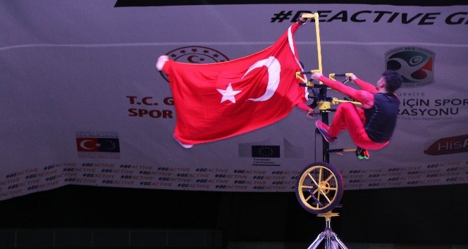 Avrupa Spor Haftasında, jimnastikçilerin gösterileri nefesleri kesti