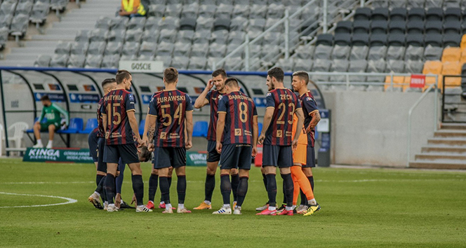 Polonya futbol liginde korona virüs paniği!