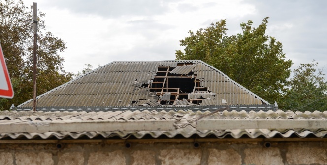 Ermenistan ordusu sivillerin evini vurdu