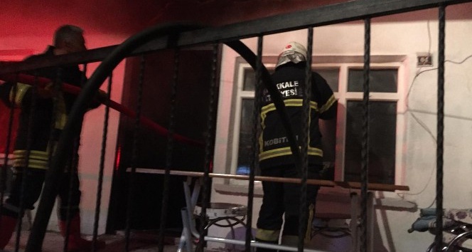 Elektrik kontağından çıkan yangında tek katlı ev yandı