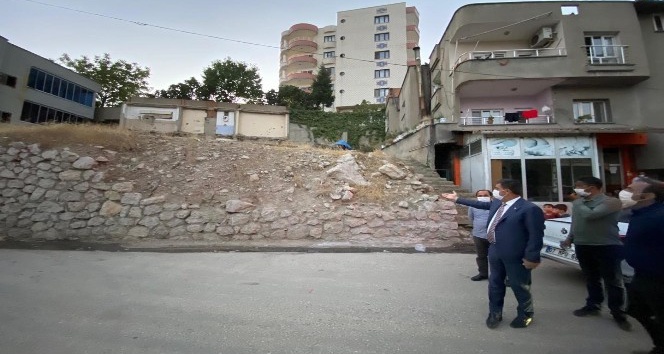 Şırnak Belediyesinin yol genişletme çalışmaları devam ediyor