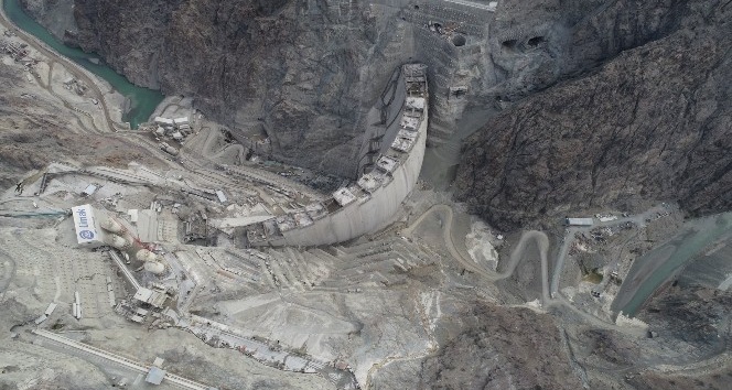 Türkiye’nin en yüksek gövdeli barajının gövdesinin tamamlanmasına 40 metre kaldı