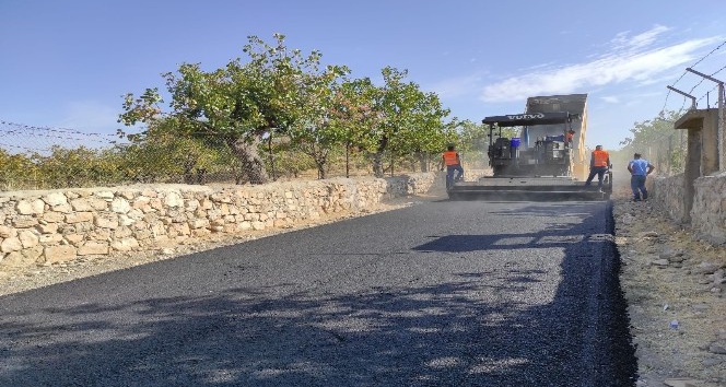 Vali ve Belediye Başkan Vekili Hacıbektaşoğlu, asfalt çalışmalarını yerinde inceledi