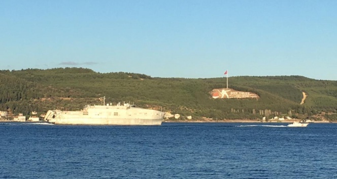 ABD yüksek hızlı transfer gemisi Çanakkale Boğazı'ndan geçti